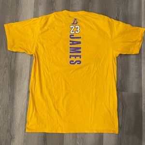 LA Lakers Lebron James GOAT NBA Los Angeles Fanatics yellow tee shirt fits as L